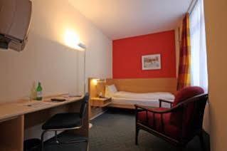 Esplanade Swiss Quality Hotel Davos Bagian luar foto