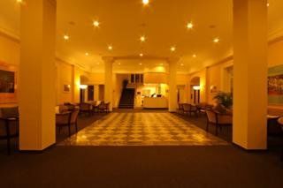 Esplanade Swiss Quality Hotel Davos Bagian luar foto